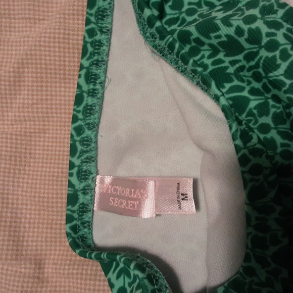 Victoria's Secret string bikini - Picture 3 of 3